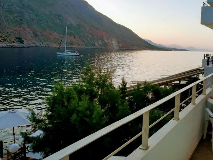 شقة Maistrali Studio With Sea View لوترون المظهر الخارجي الصورة